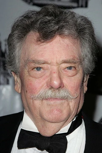 Chân dung Bernard Fox