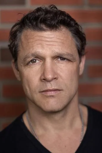 Chân dung Anthony Molinari