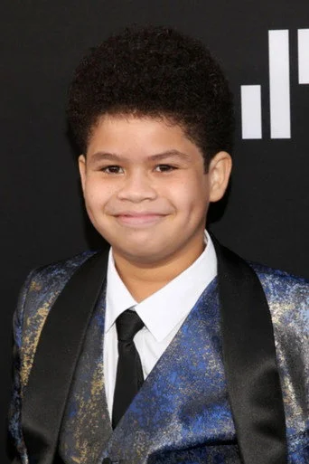 Chân dung Esai Daniel Cross
