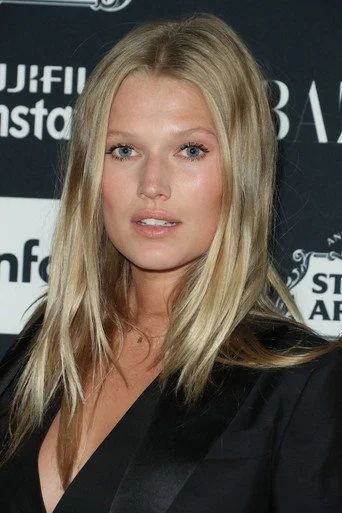 Chân dung Toni Garrn