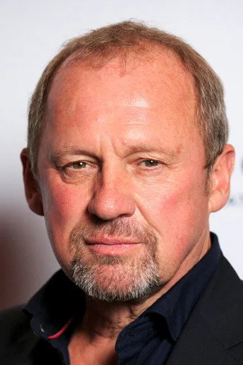 Chân dung Peter Firth