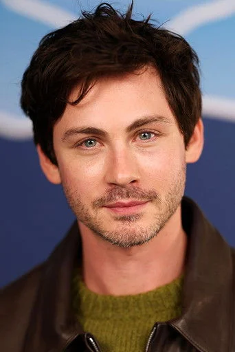 Chân dung Logan Lerman