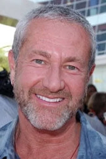 Chân dung Charlie Adler