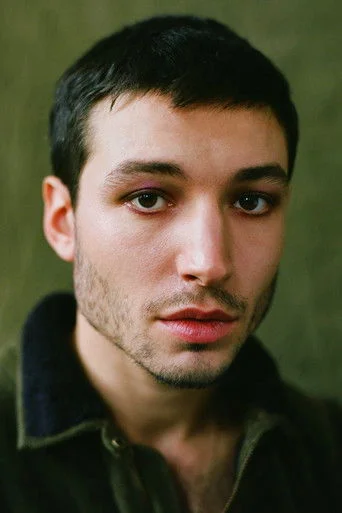 Chân dung Ezra Miller