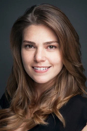 Chân dung Aslı Enver