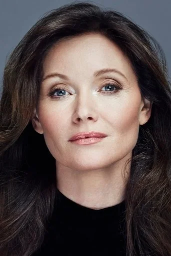 Chân dung Essie Davis