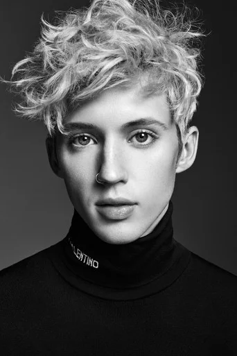 Chân dung Troye Sivan
