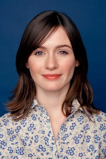 Chân dung Emily Mortimer
