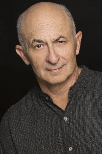 Chân dung Robert Small