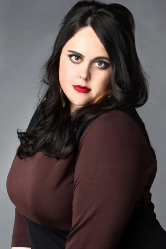 Chân dung Sharon Rooney