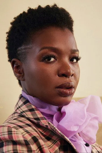 Chân dung Folake Olowofoyeku