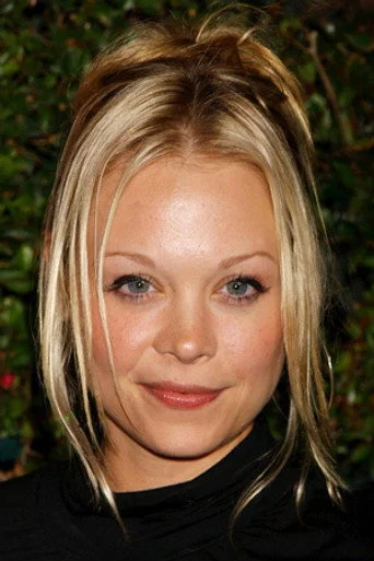 Chân dung Alexandra Holden