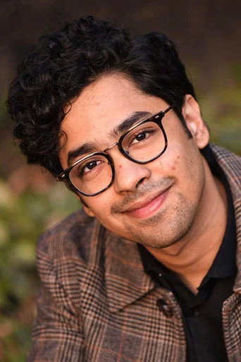 Chân dung Riddhi Sen