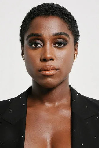 Chân dung Lashana Lynch