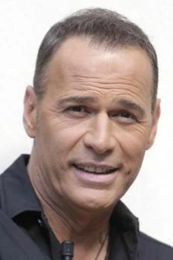 Chân dung Carlos Lozano