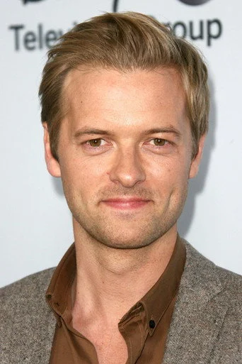 Chân dung Adam Campbell