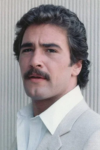 Chân dung Lee Horsley