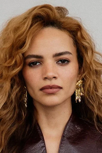 Chân dung Leslie Grace