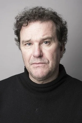 Chân dung Douglas Hodge