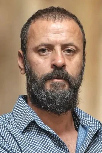 Chân dung Ali Suliman