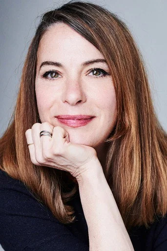 Chân dung Juliet Cowan