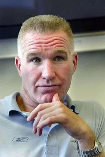 Chân dung Chris Mullin