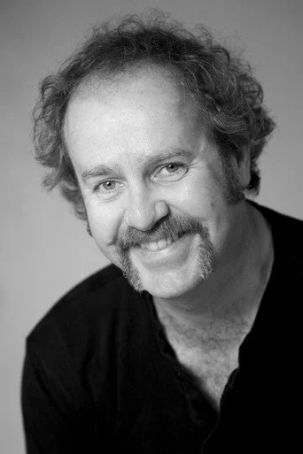 Chân dung Mark Davison