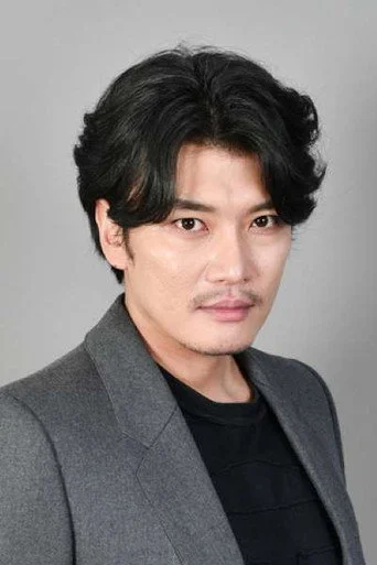 Chân dung Kim Yoon-sung