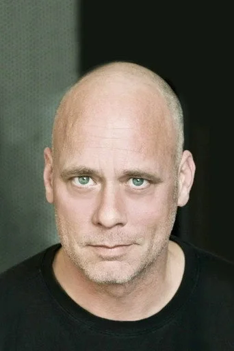 Chân dung James Binkley