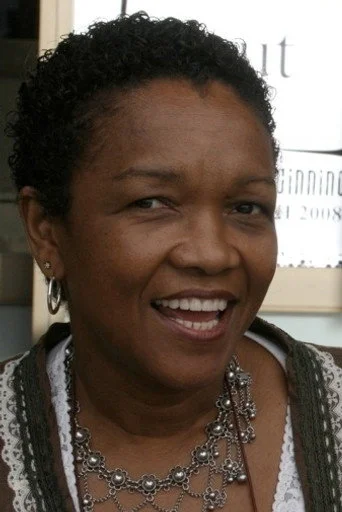Chân dung Sylvia Meals