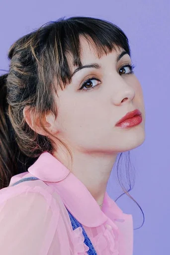 Chân dung Hannah Marks