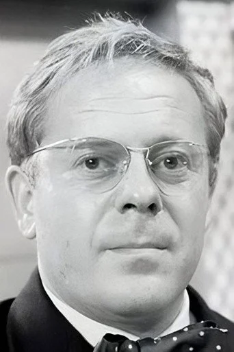 Chân dung Aubrey Morris