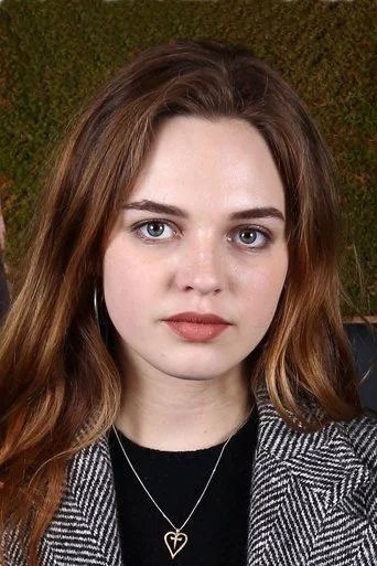 Chân dung Odessa Young