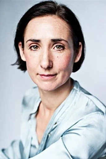 Chân dung Rebecca Charles