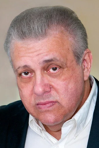 Chân dung Vic Polizos