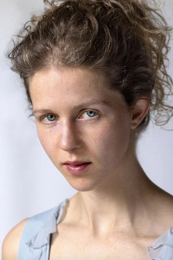 Chân dung Hazel Rogers