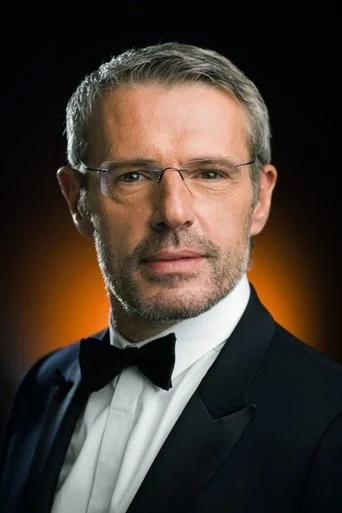 Chân dung Lambert Wilson