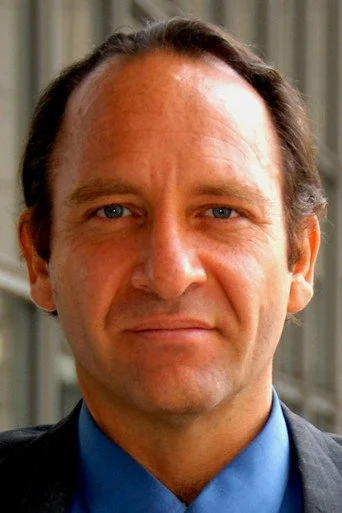 Chân dung Charles Glover
