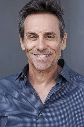 Chân dung Larry Romano