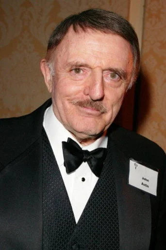 Chân dung John Astin