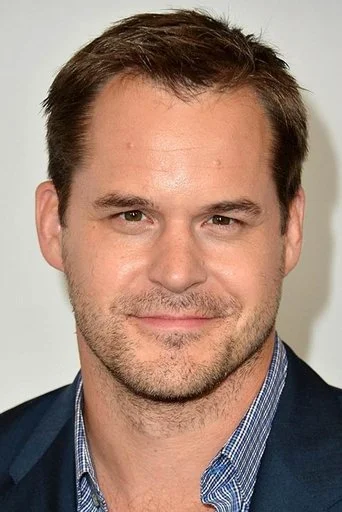 Chân dung Kyle Bornheimer