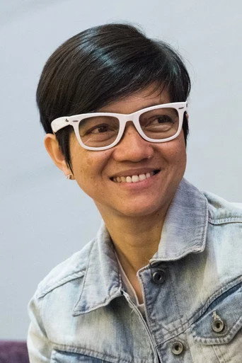 Chân dung Joyce E. Bernal
