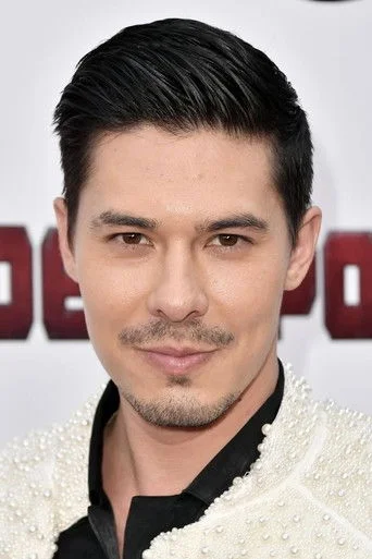 Chân dung Lewis Tan