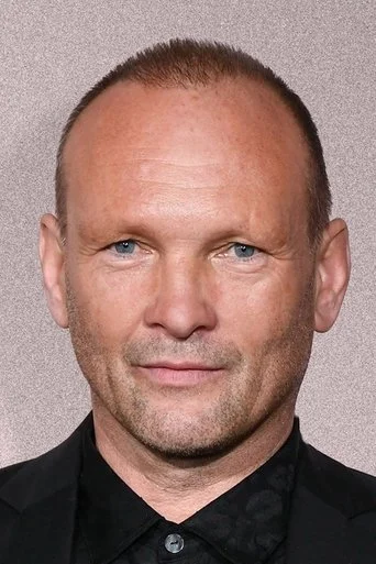 Chân dung Andrew Howard