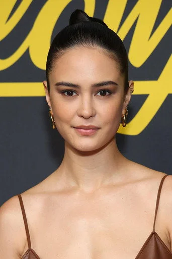 Chân dung Courtney Eaton