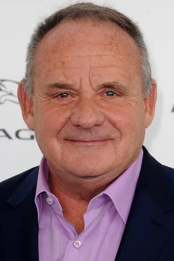Chân dung Paul Guilfoyle