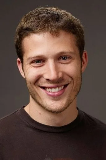 Chân dung Zach Gilford