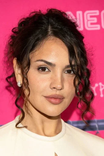 Chân dung Eiza González
