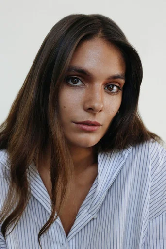 Chân dung Caitlin Stasey