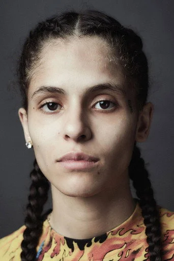 Chân dung 070 Shake